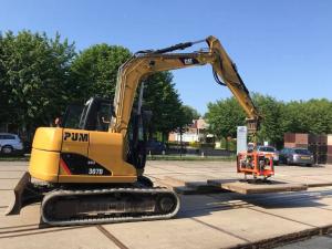 Gasleiding aanleggen in Hillegom met Ton, de 8 tonner, vacuümunit, Jeffrey en zijn lieftallige schep